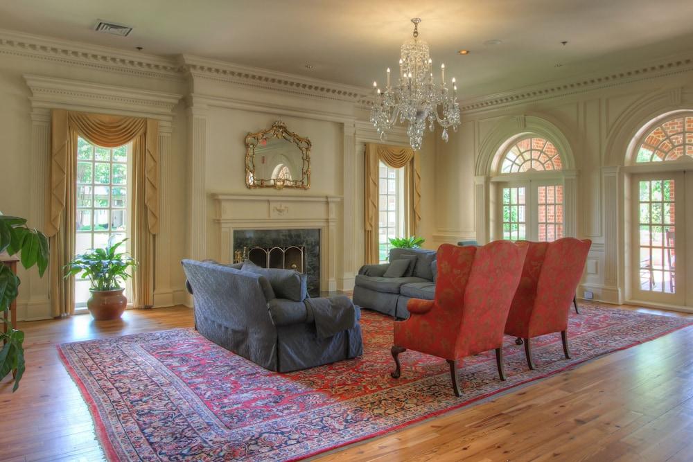 Hotel The Founders & Tapestry Collection By Hilton 4*
